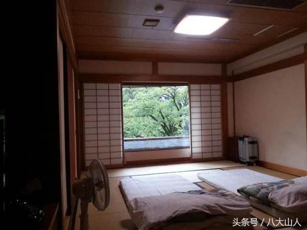日本人，为什么喜欢睡地上？