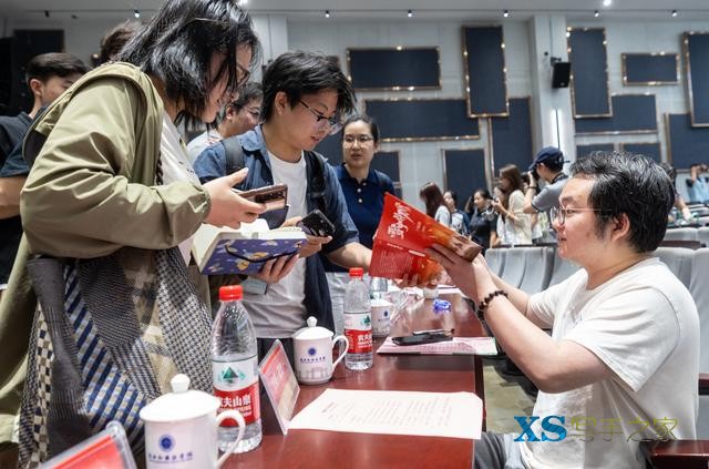 网文写作有何秘诀？烽火戏诸侯等网络作家与浙外学生面对面-10.jpg